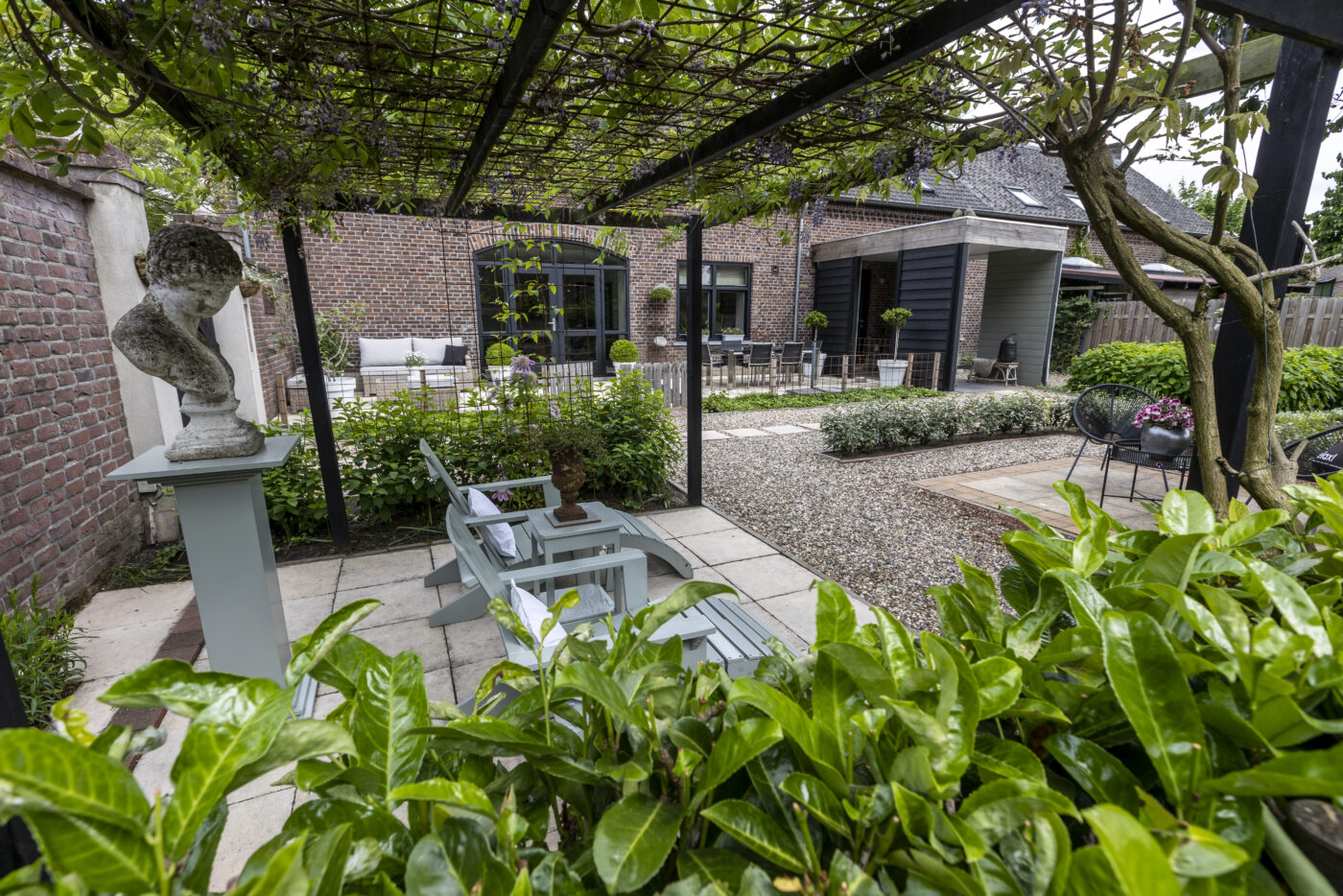 een blik onder een van de meest heerlijke plekken van de tuin